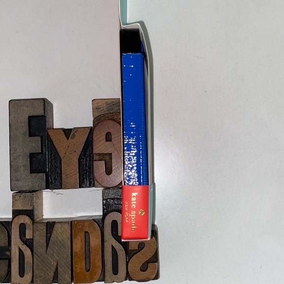 🆕♠️KATE SPADE NEW YORK Royal Blue Patent Leather iPhone 5s Case - Picture 7 of 8